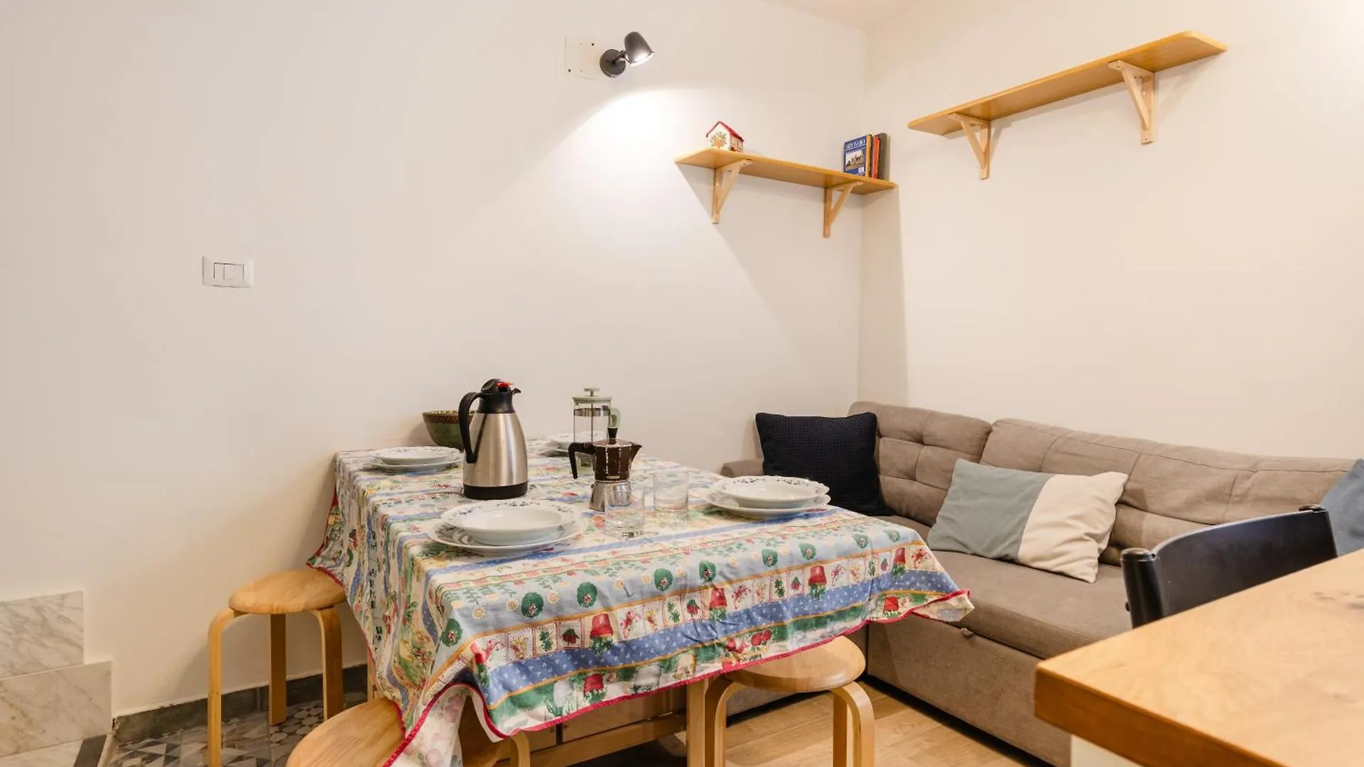 Central Studio At Pedestrian Characteristic Area - Casa Vacanza Luz 나폴리 아파트